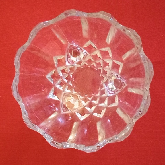 MIKASA GLASS DISH, UNIQUELY SHAPED SCALLOPS ON RIM,3 FEET,STAR INSIDE ON BOTTOM - Picture 5 of 7